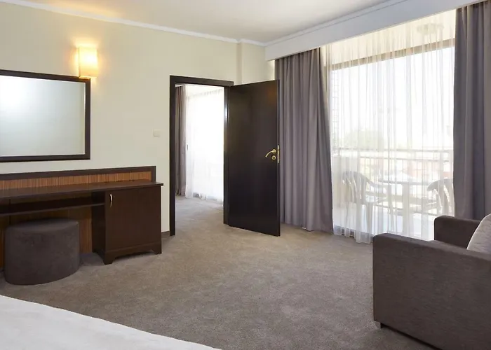 Nobel Ultra - Free Access Hotel